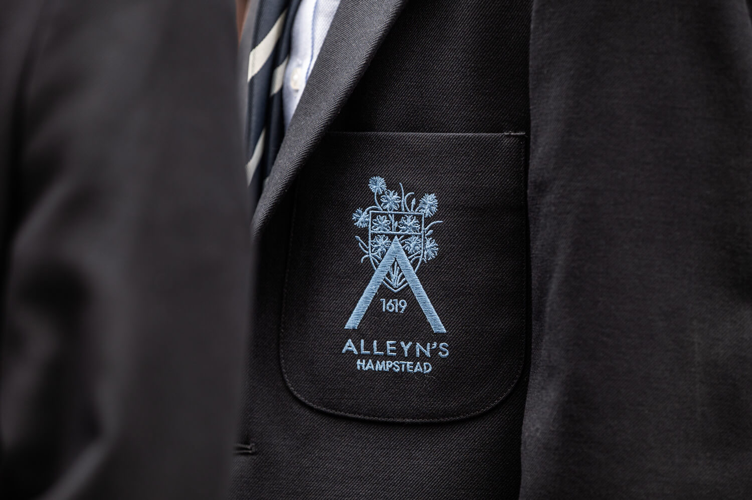 Discover Alleyn's